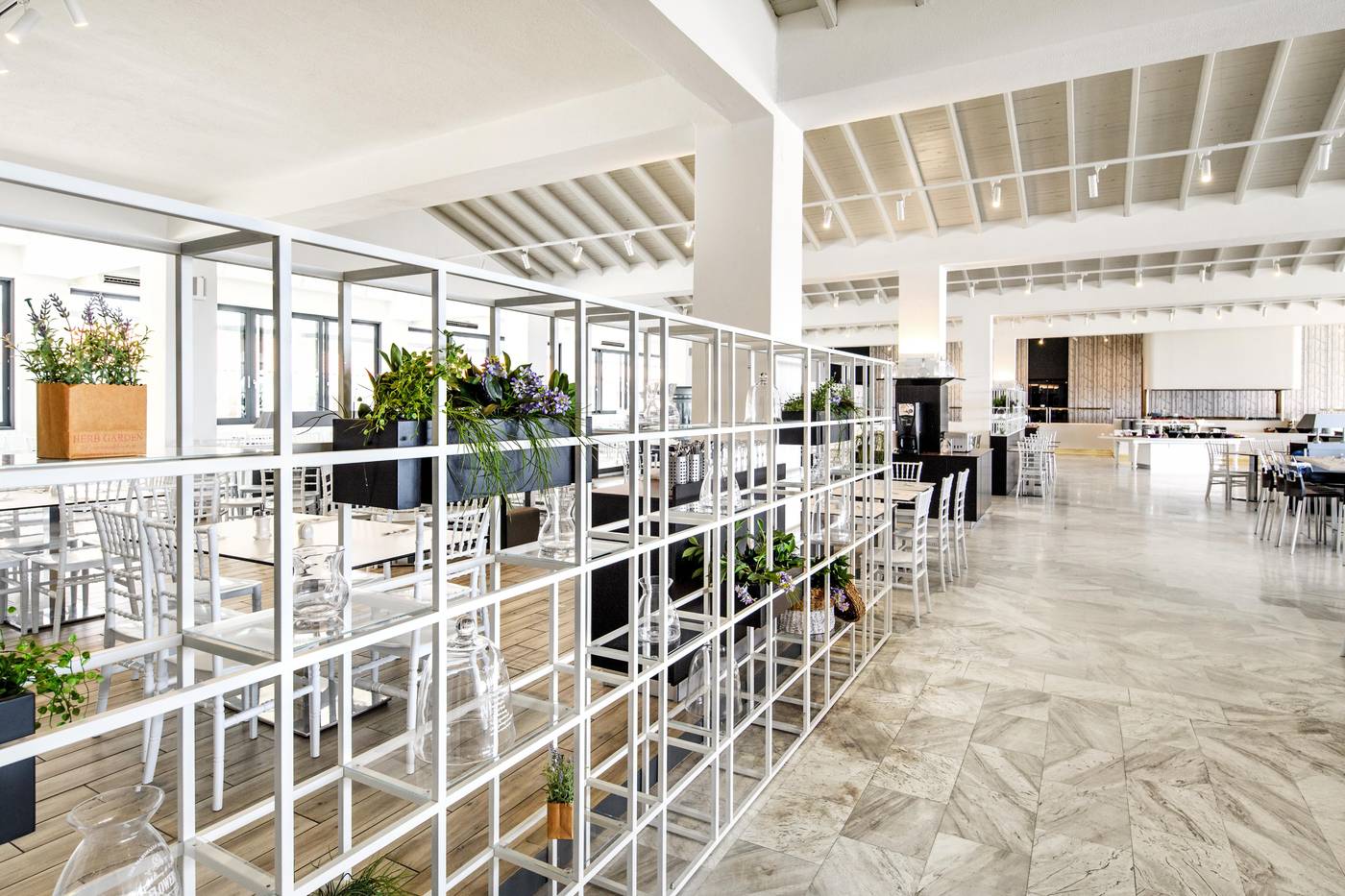 Akrathos-Beach-Restaurant-43