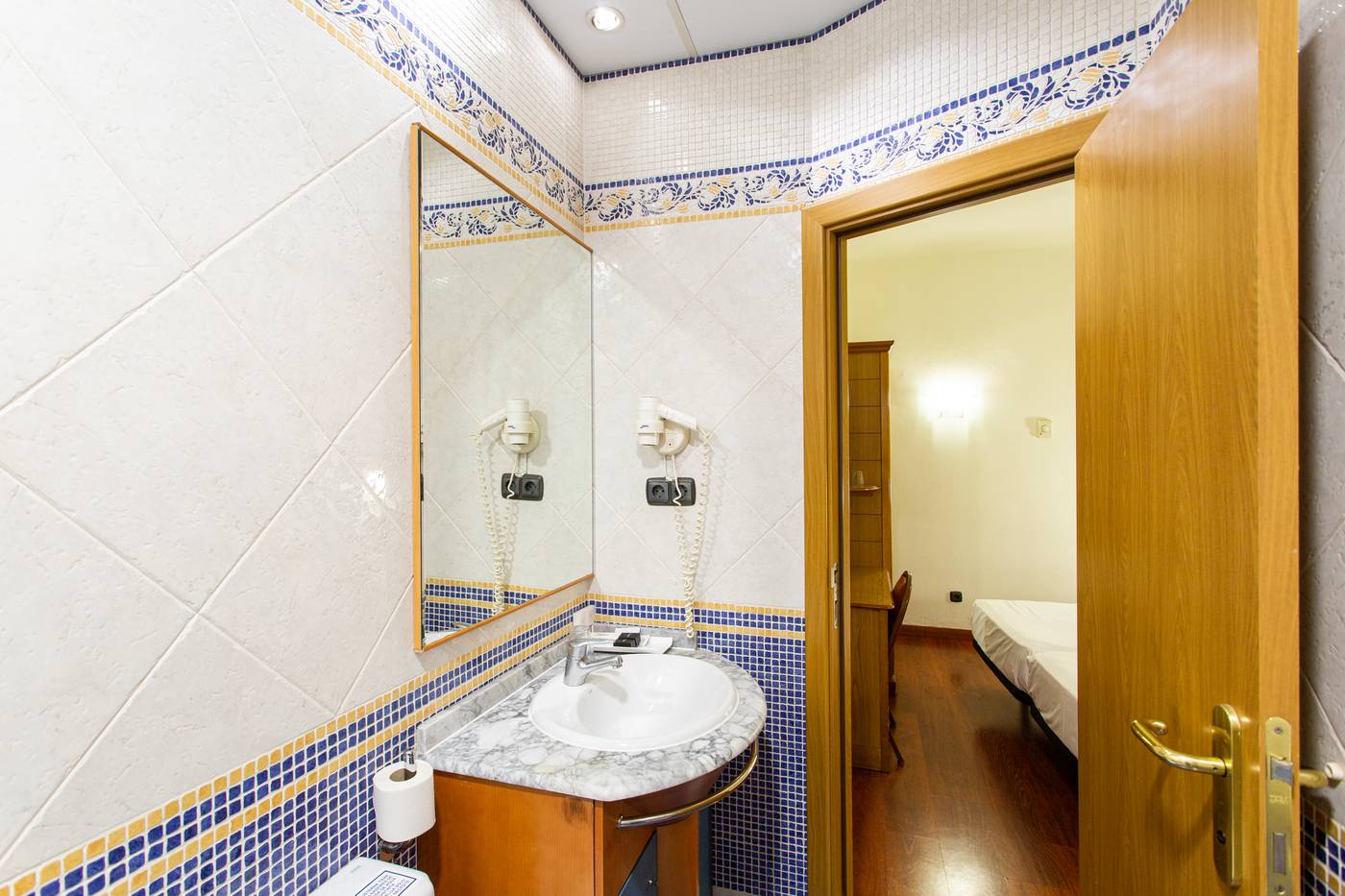 Aquaria-Negresco-Room-32