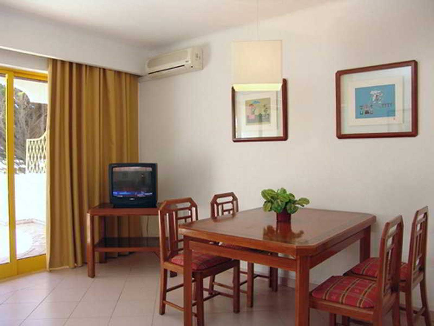 Clube-Hotel-Apartamento-do-Algarve-Room-4