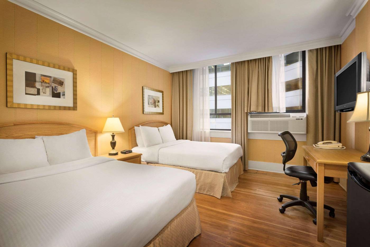 Days Inn by Wyndham Vancouver Downtown-Canada-VANCOUVER-Room-10