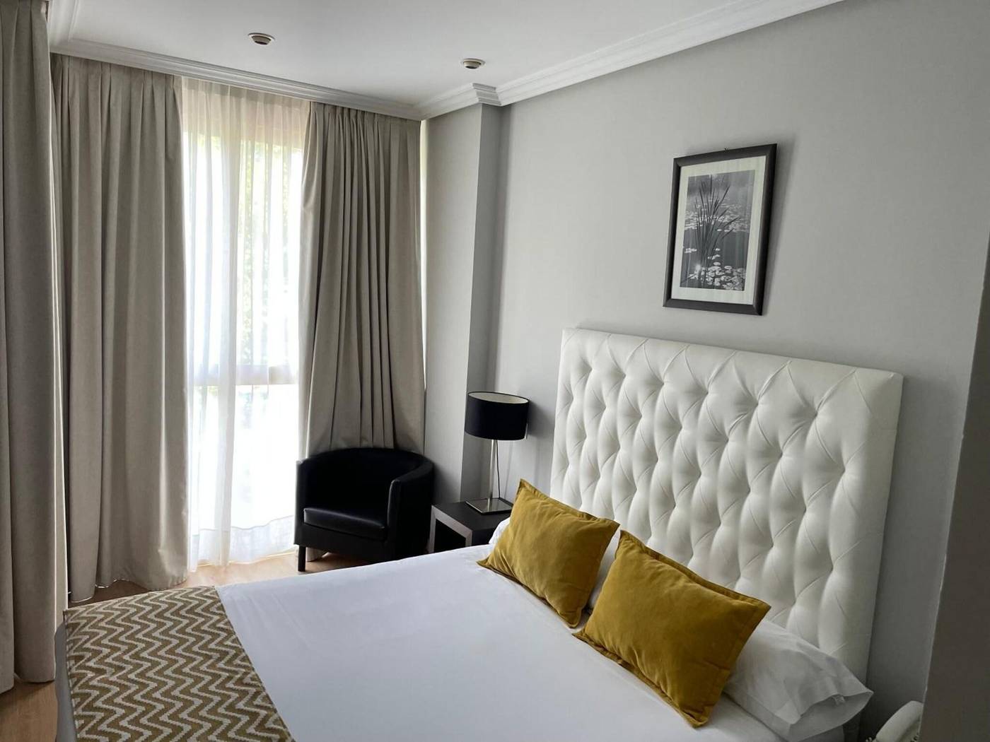 Hotel-Suites-Feria-de-Madrid-Room-15