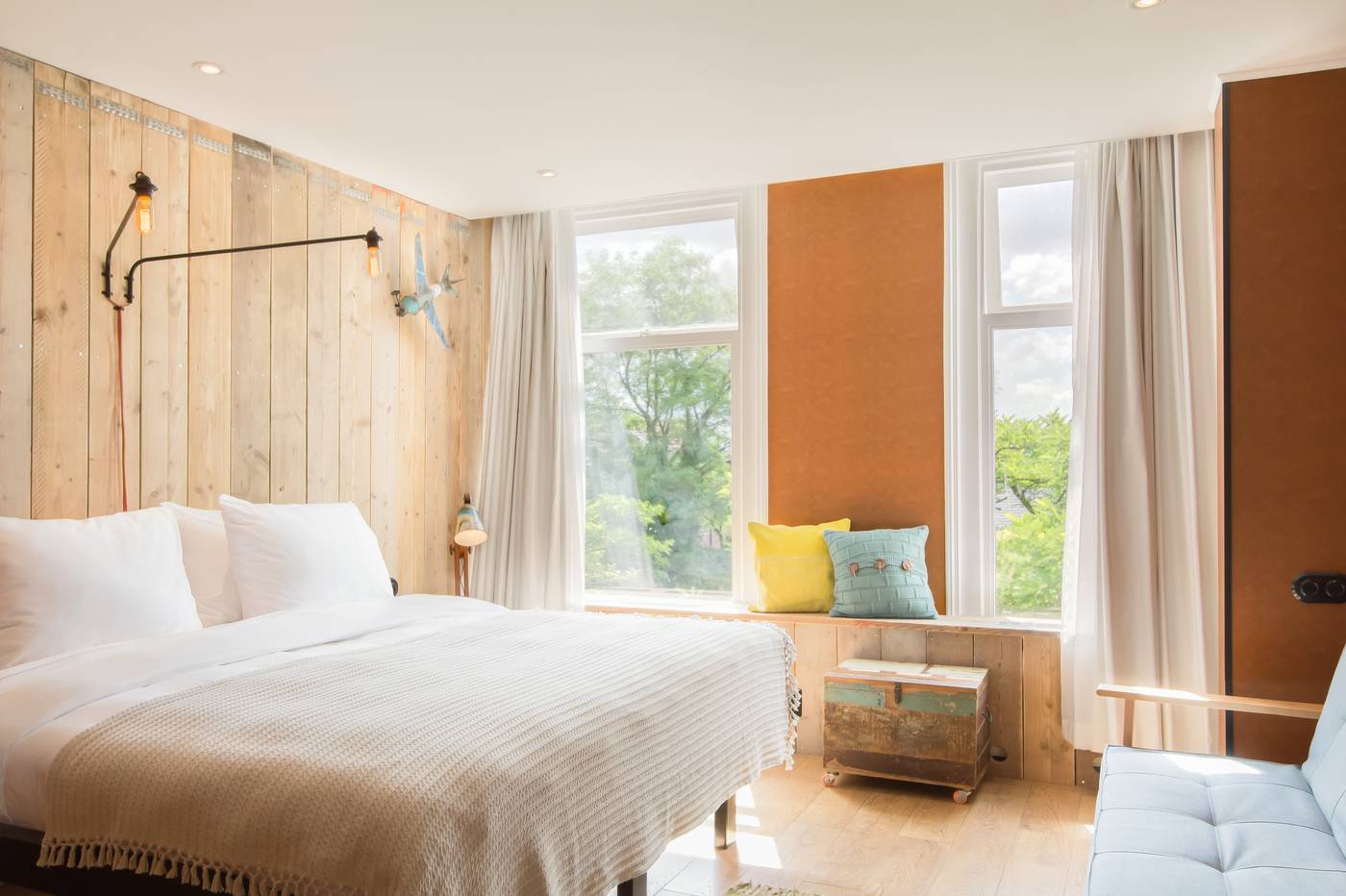 Max-Brown-Hotel-Museum-Square--part-of-Sircle-Collection-Room-14