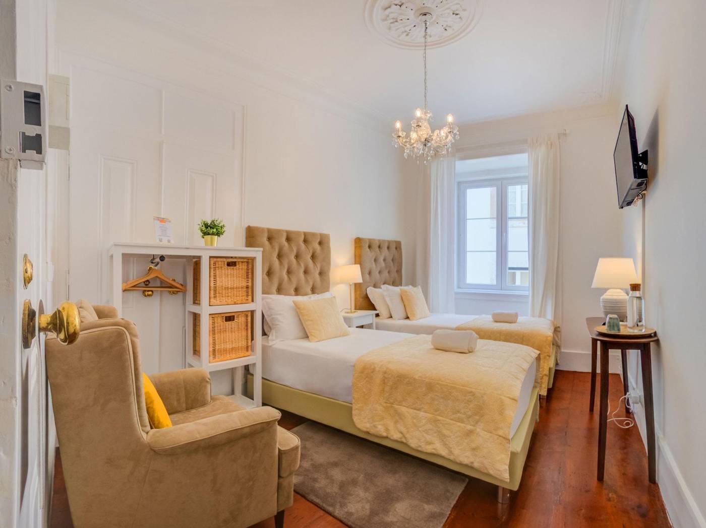 Solar-Dos-Poetas-Room-24