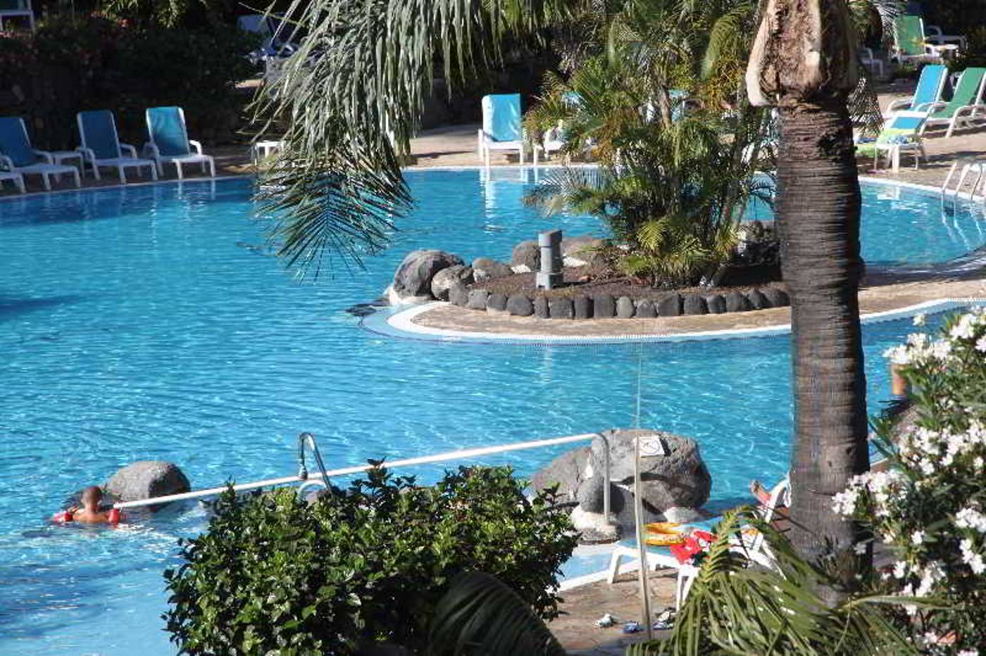 Hotel-Puerto-Palace-Pool-11