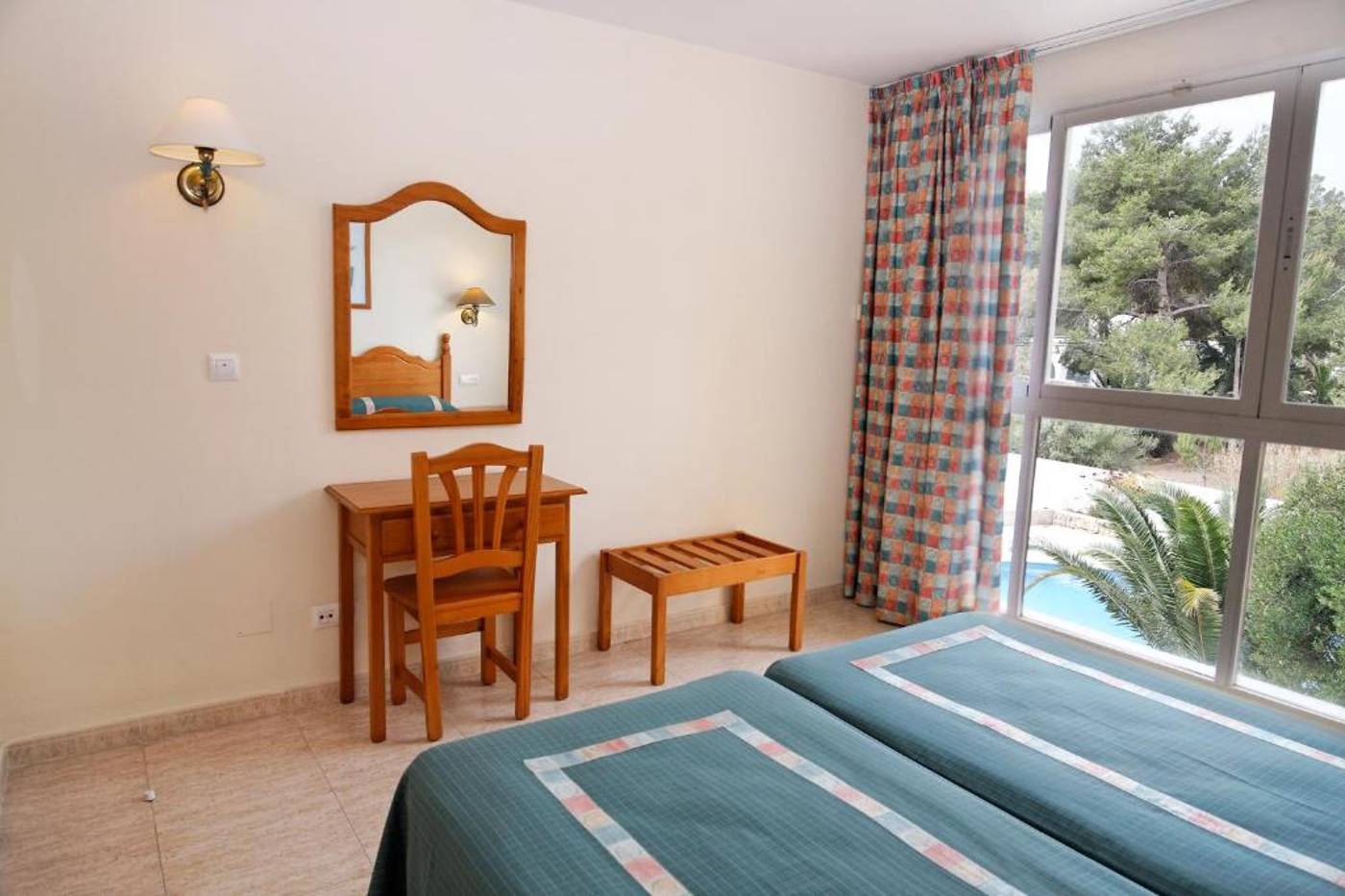Aparthotel-Reco-des-Sol-Ibiza-Room-18