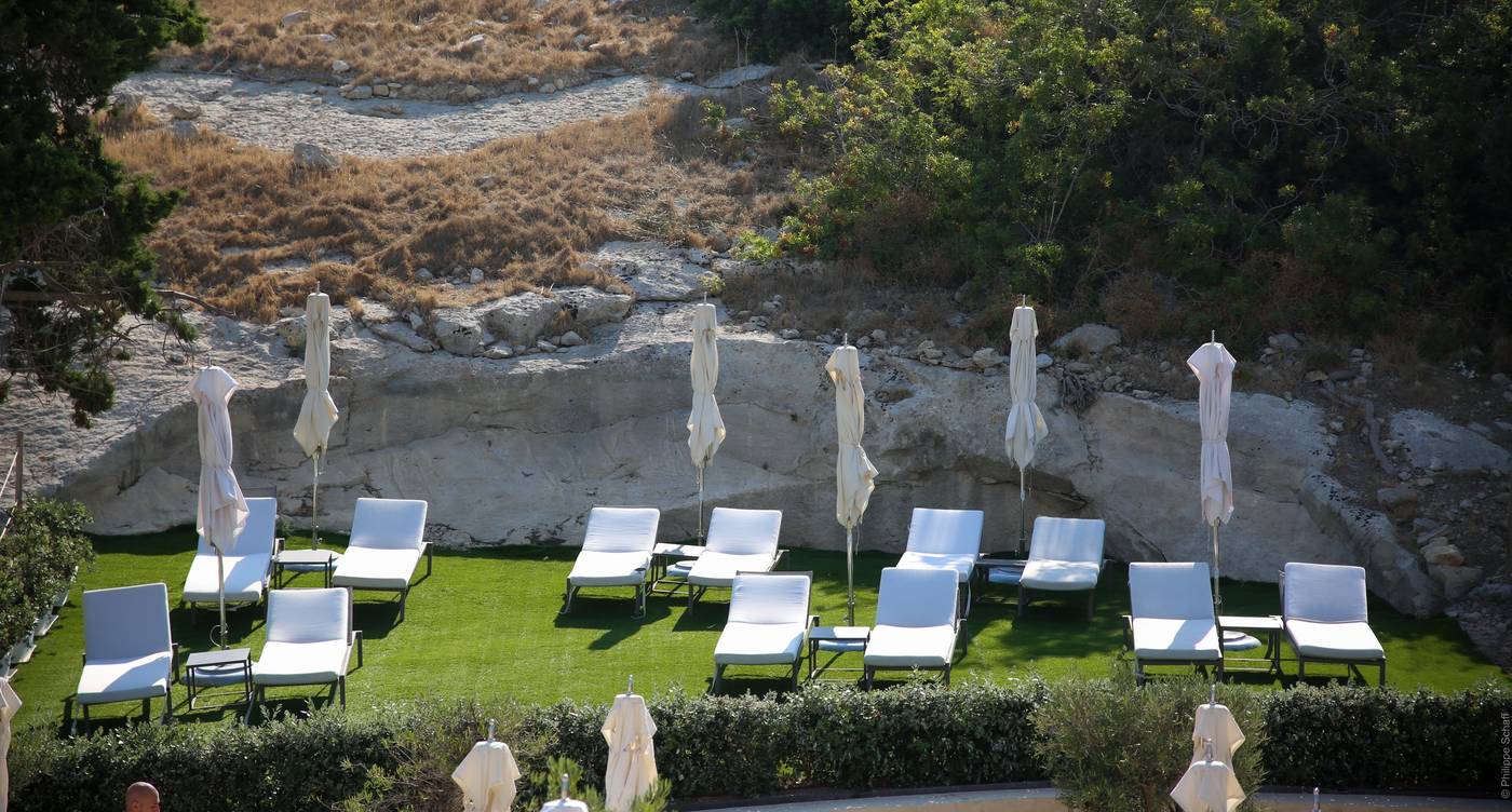 Hotel-Phoenicia-Pool-17