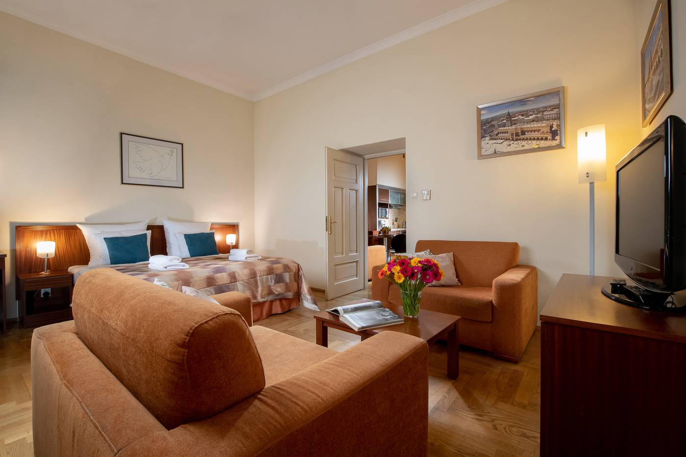 Red-Brick-Apartments-Room-11