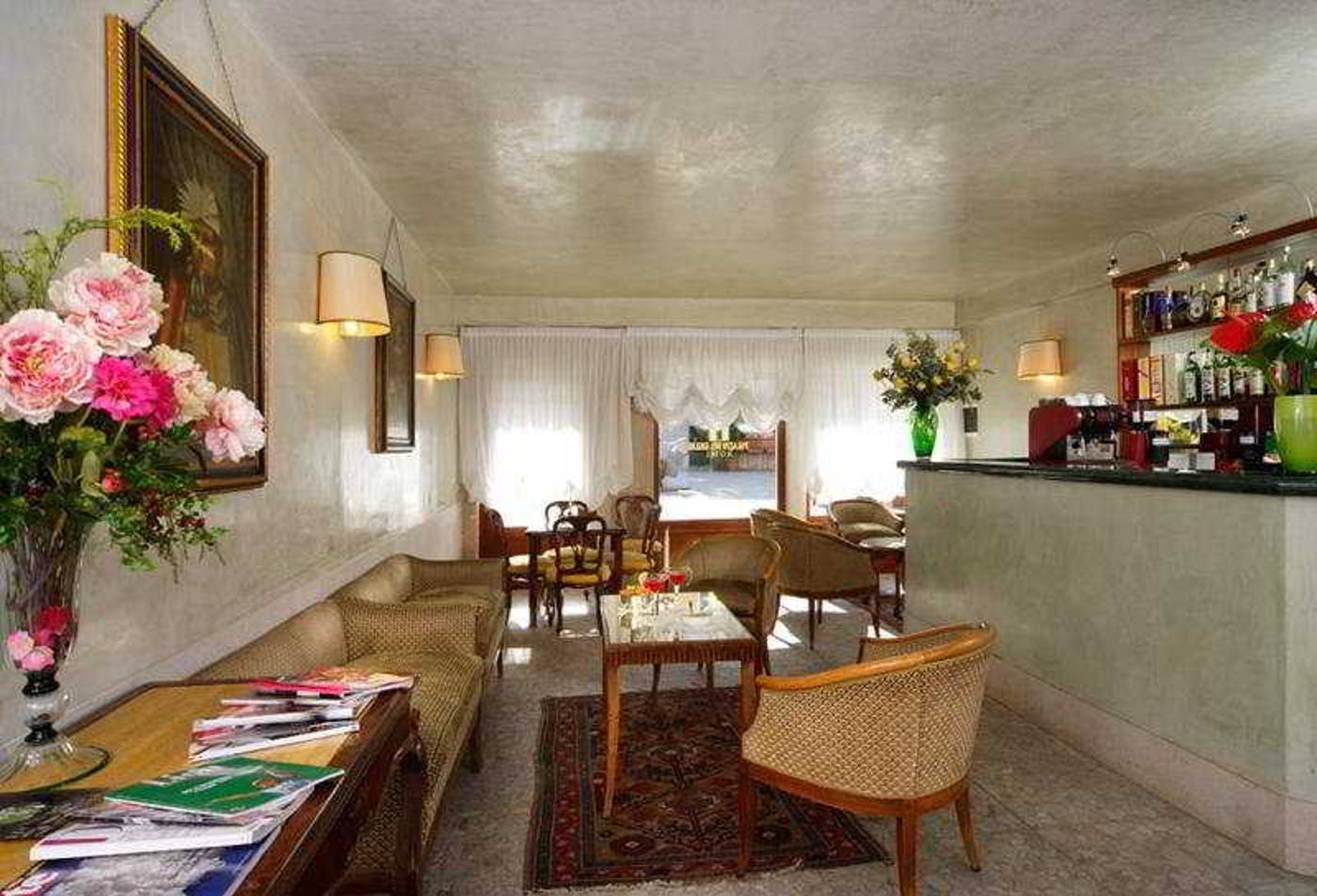 Palazzo-Del-Giglio-Lobby-12