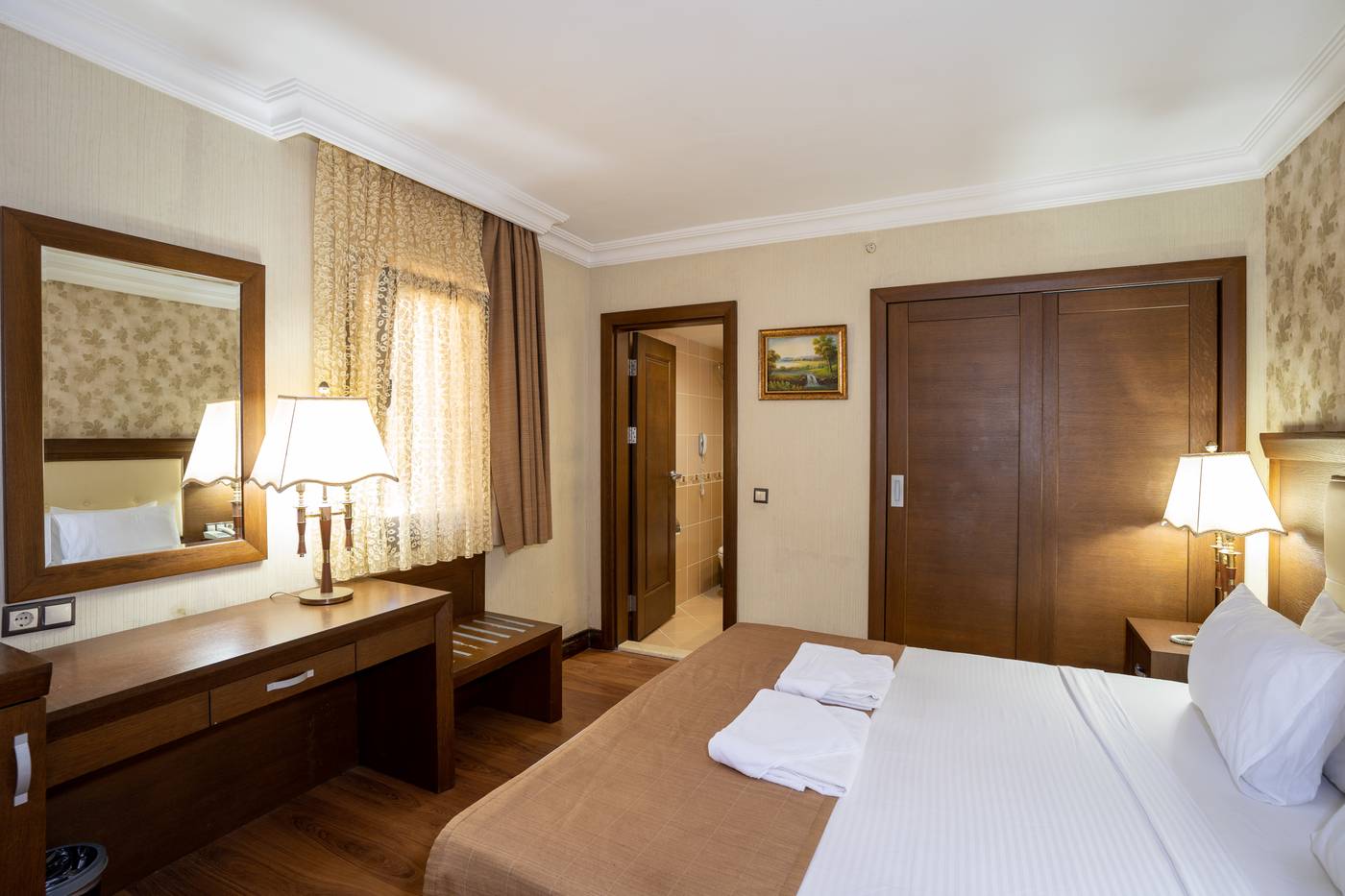 Latanya-Park-Resort-Room-12