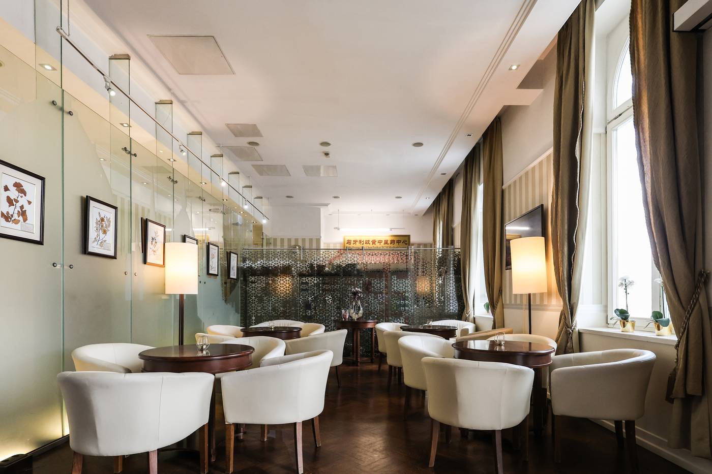 Mirage-Medic-Hotel-Lobby-7