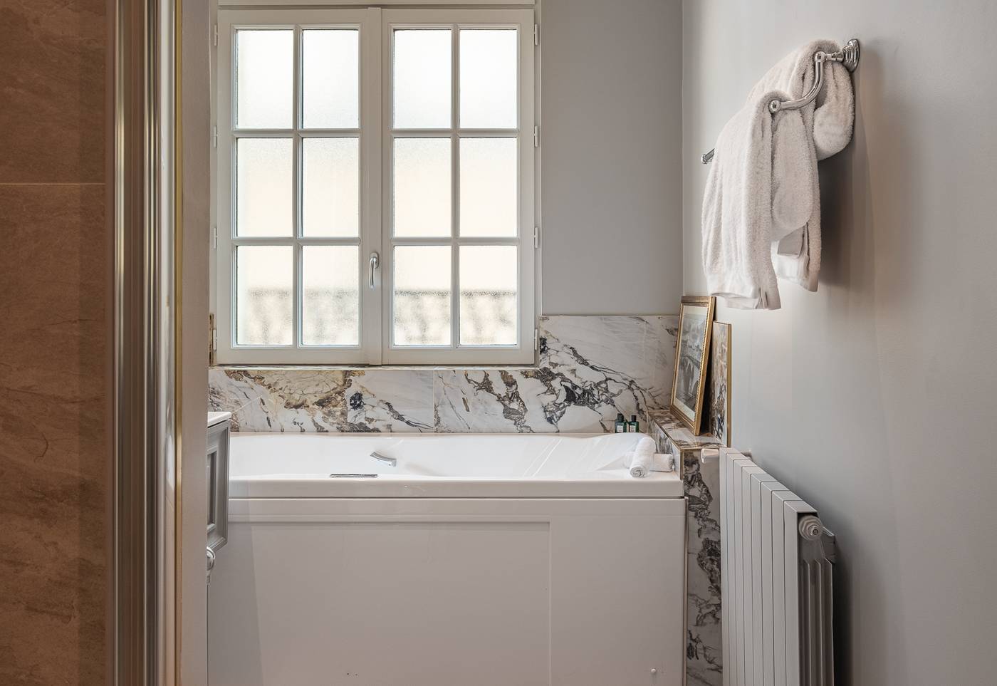 Hotel-Elysia-By-Inwood-Hotels-Room-57