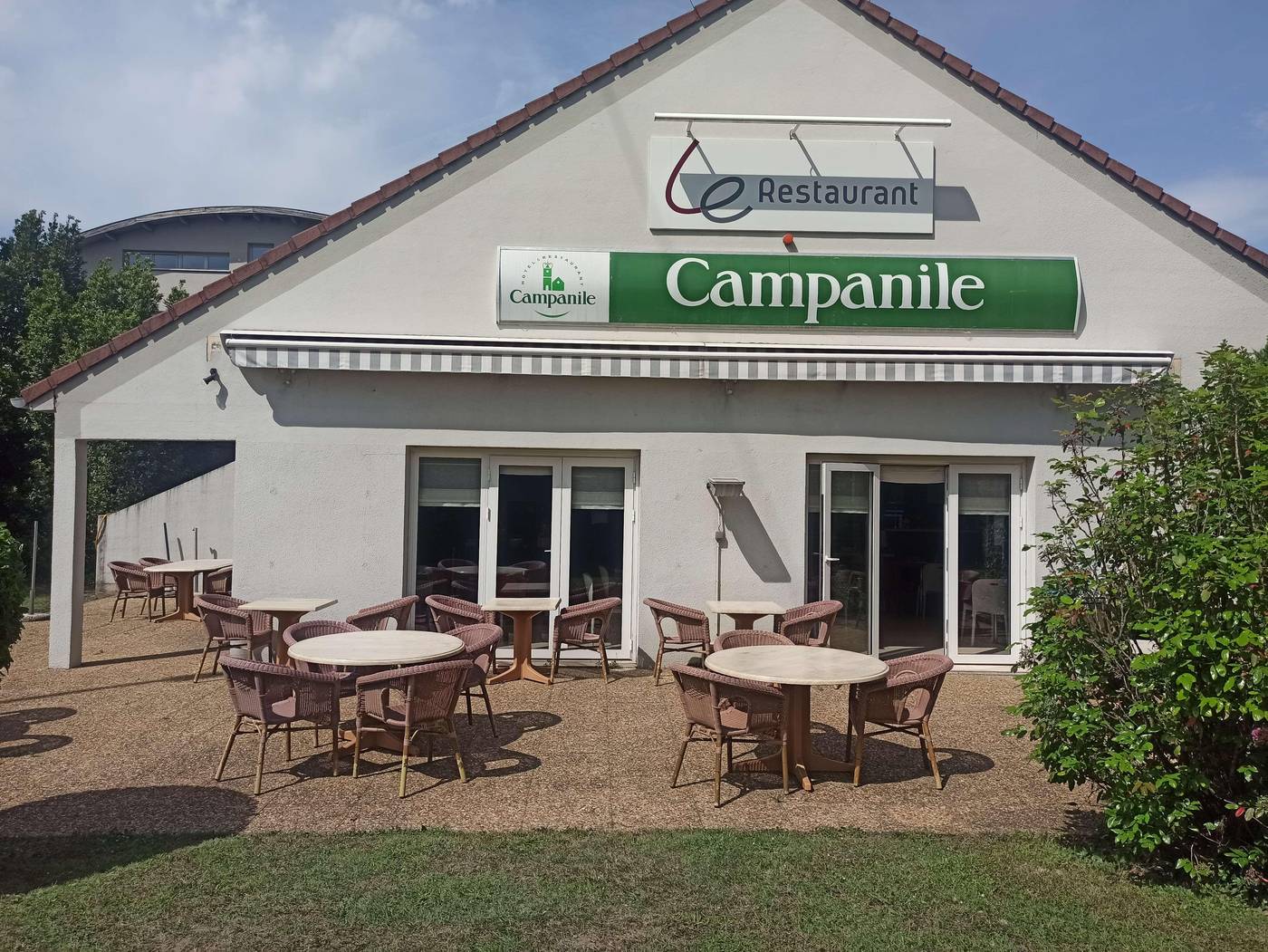 Hotel Campanile Grenoble Sud - Seyssins-France-Seyssins-General view-6