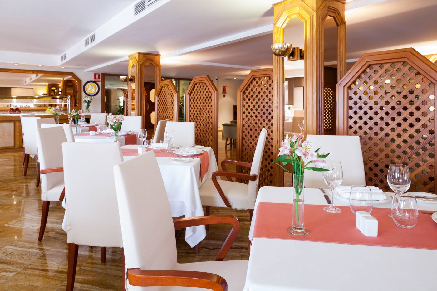 Royal-Plaza-Restaurant-44