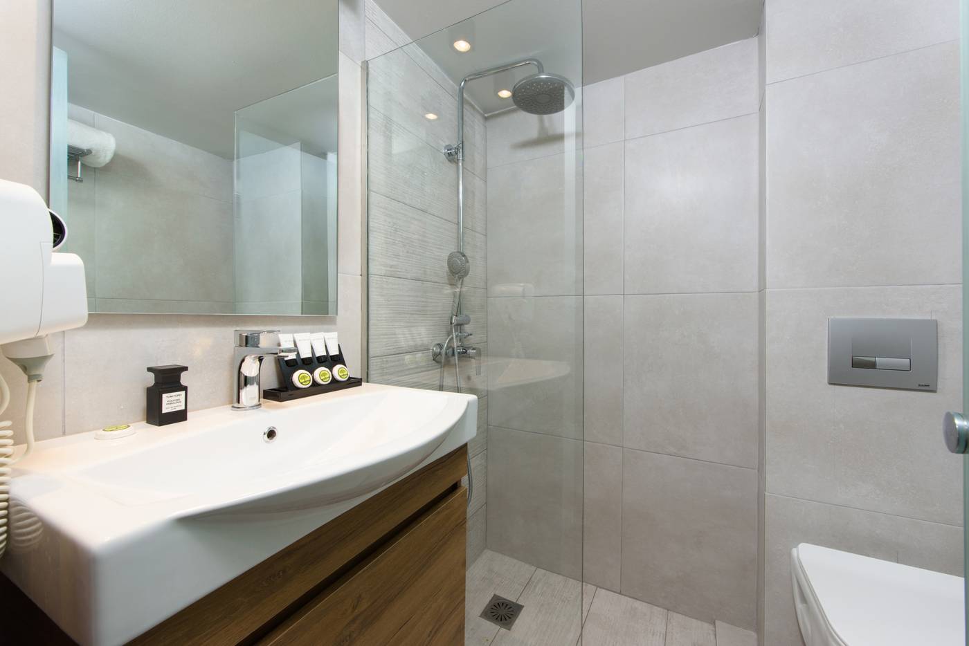 The-Royal-Grand-Hotel-Room-46