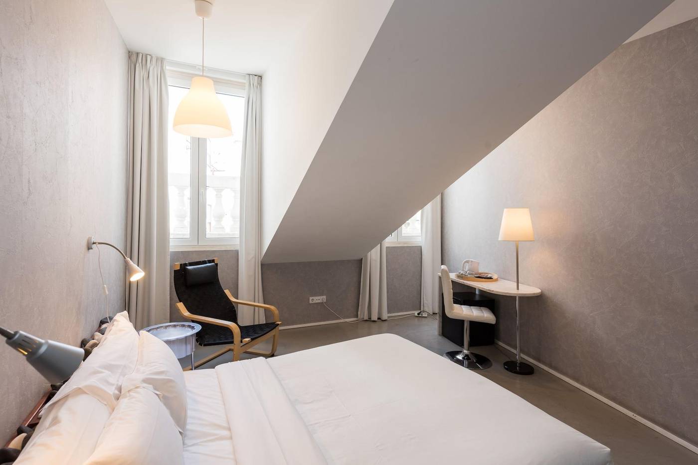 Alfama---Lisbon-Lounge-Suites-Room-18