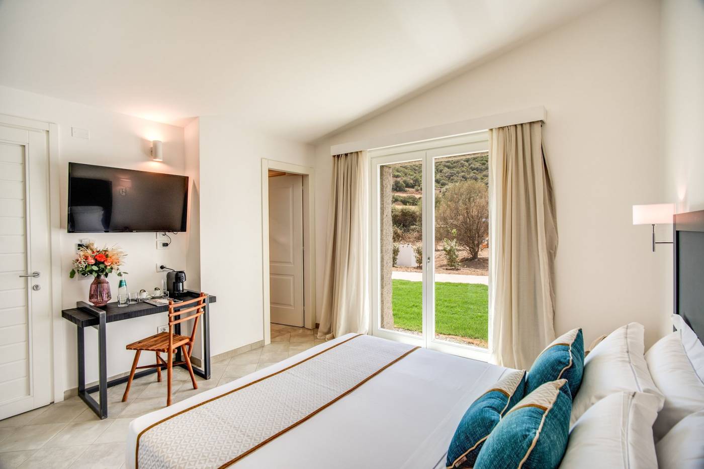 Cala-Sinzias-Resort-Room-35