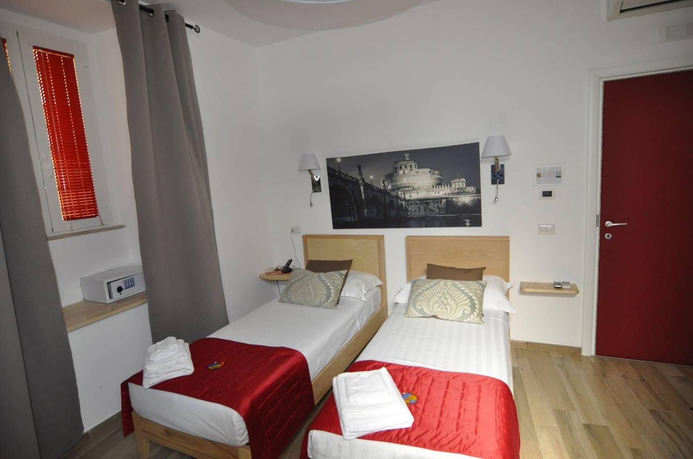 Flatinrome-Trastevere-Deluxe-Rooms-Room-34