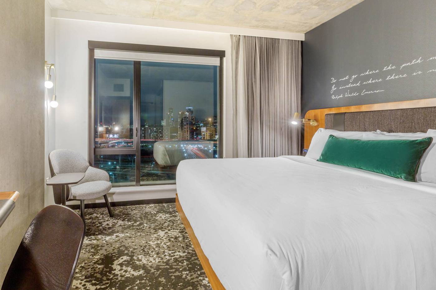 Cambria-Hotel-Boston-Downtown-South-Boston-Room-29