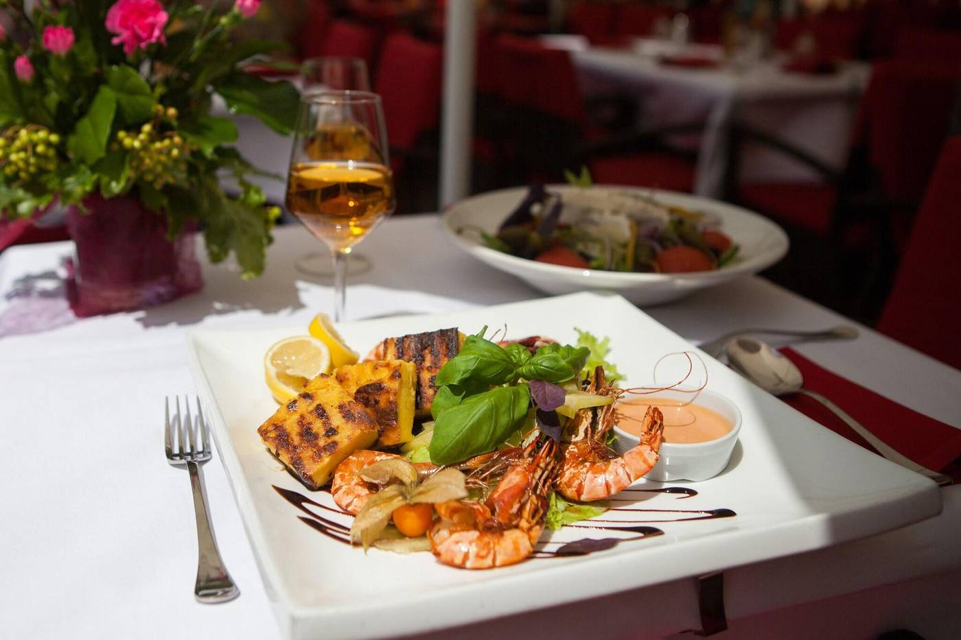 Betmanowska-Main-Square-Residence-Restaurant-82