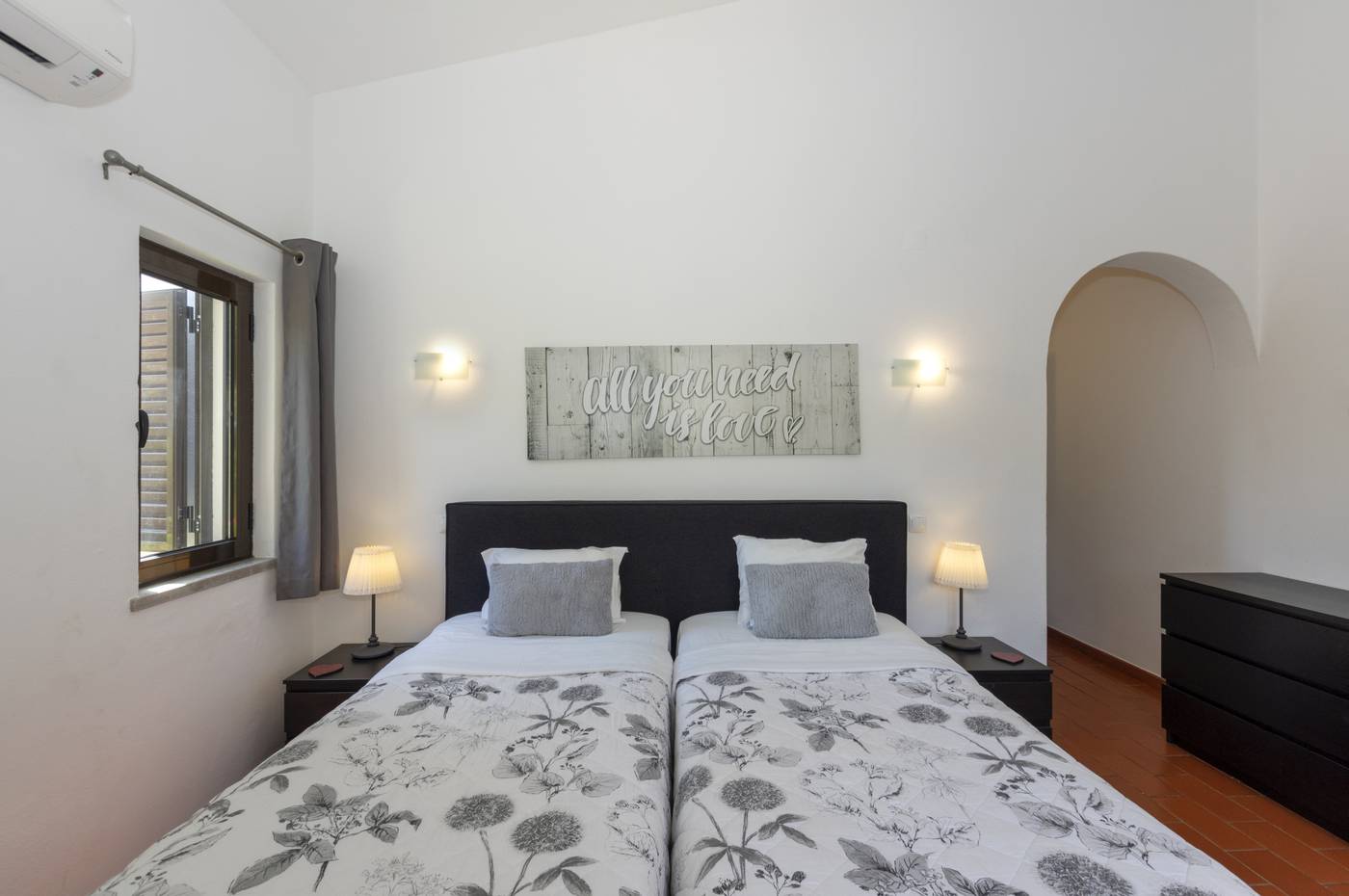 Rocha-Brava-Room-43