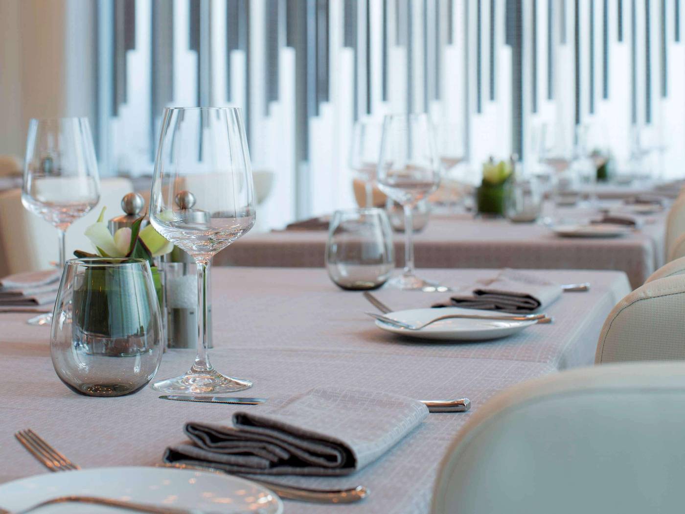 Pullman-Dubai-Jumeirah-Lakes-Towers-Restaurant-34