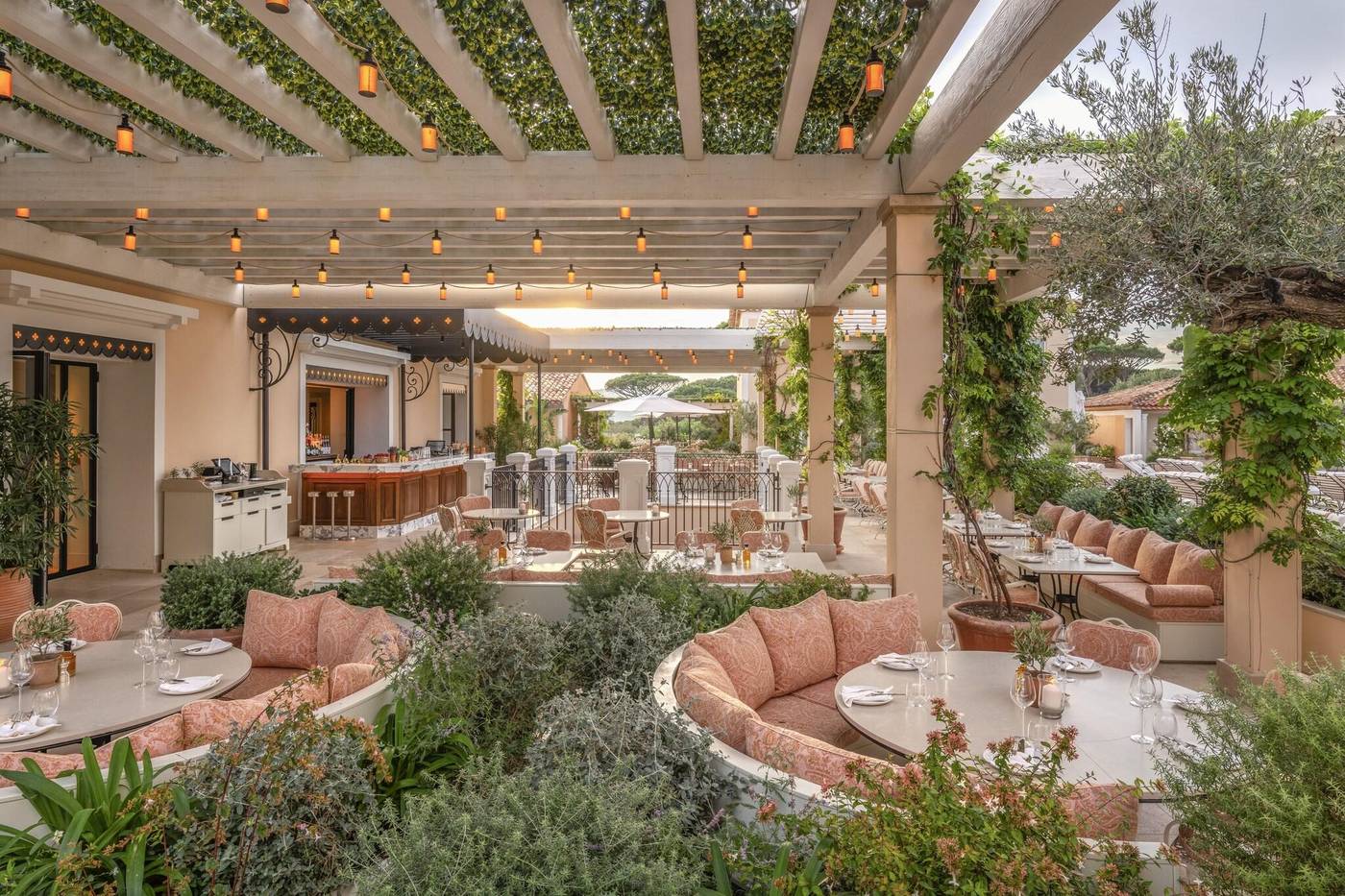 Chateau-de-la-Messardiere-Terrace-18