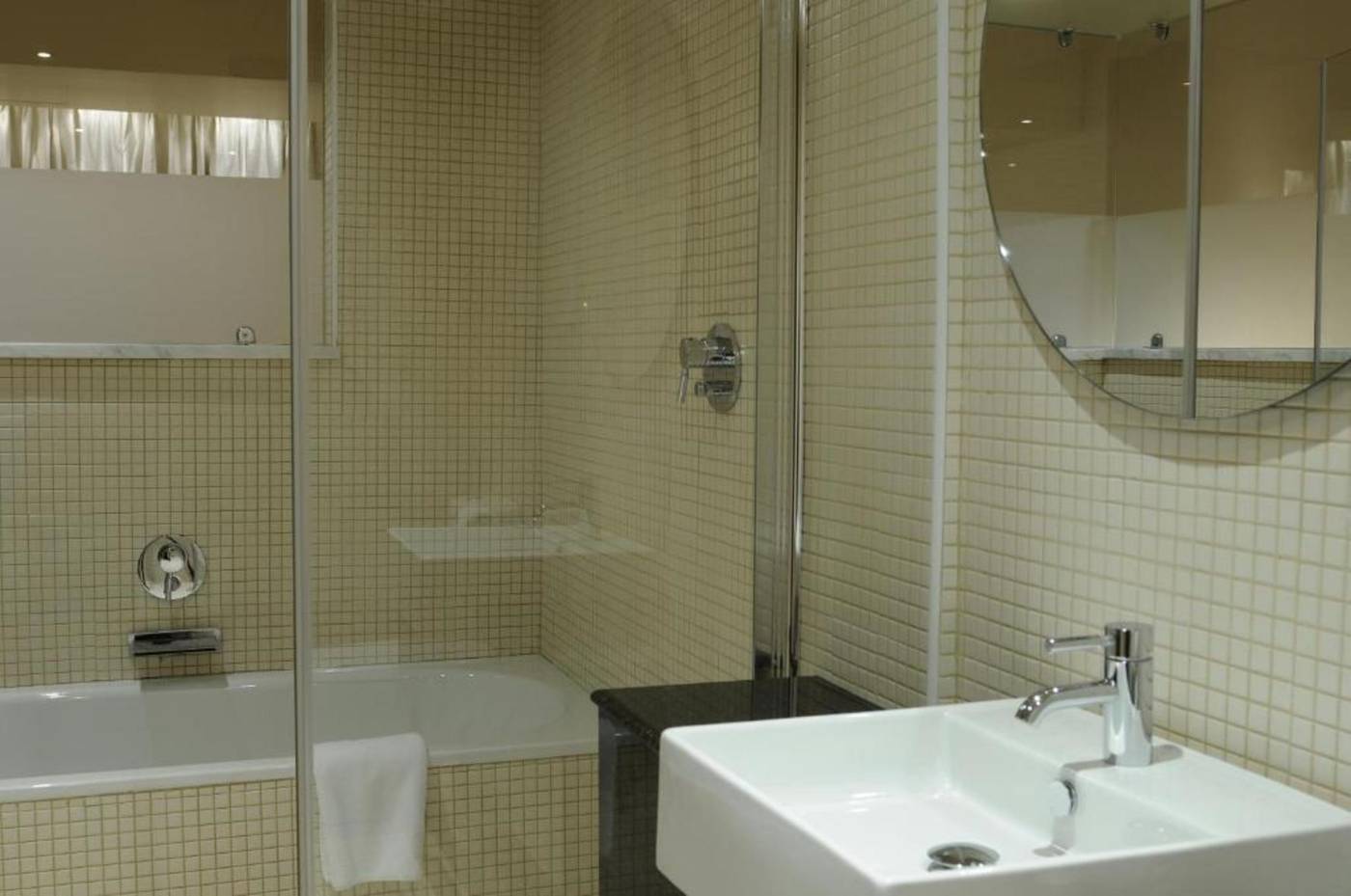 E-Hotel-Spa-and-Resort-Room-32