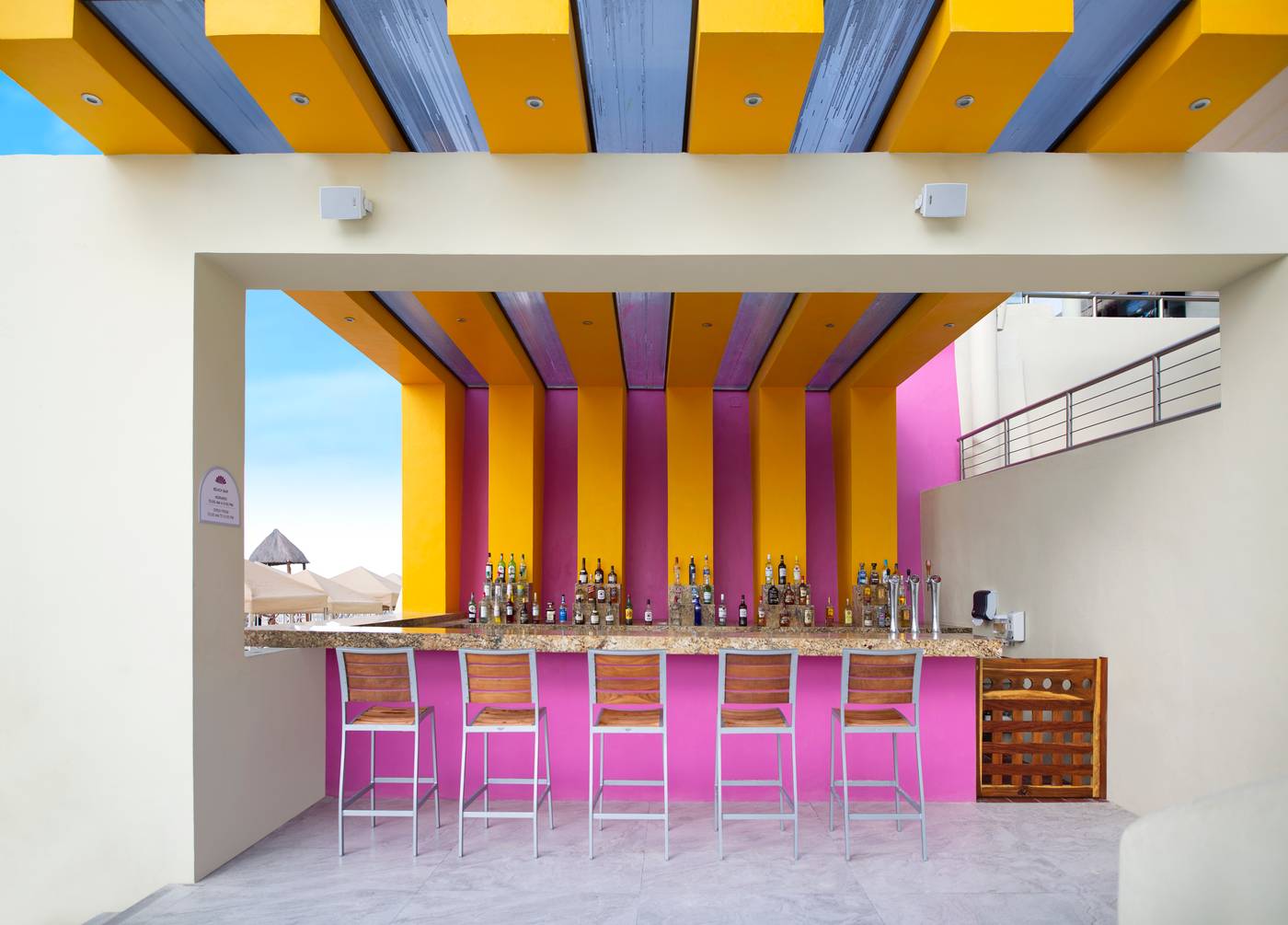 Crown-Paradise-Club-Cancun-Bar-41