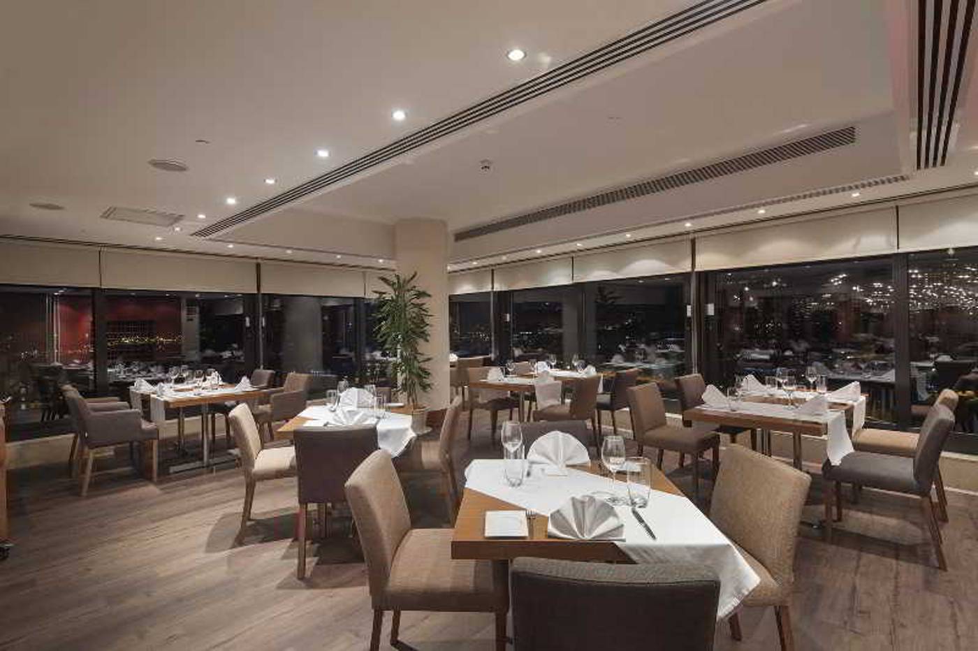 Hilton-Parksa-Istanbul-Restaurant-13