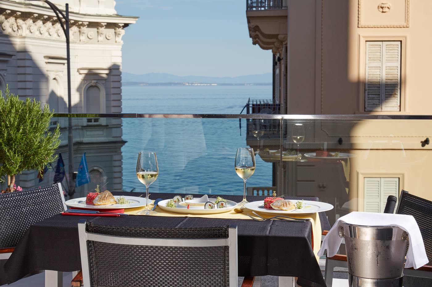 Hotel-Astoria-by-OHM-Group-Terrace-6