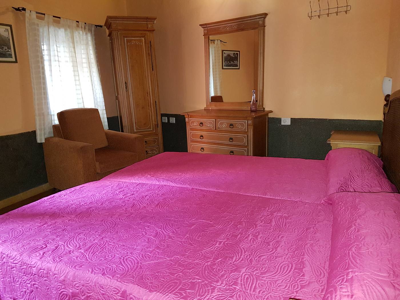 Fonda-Central-Hotel-Room-6