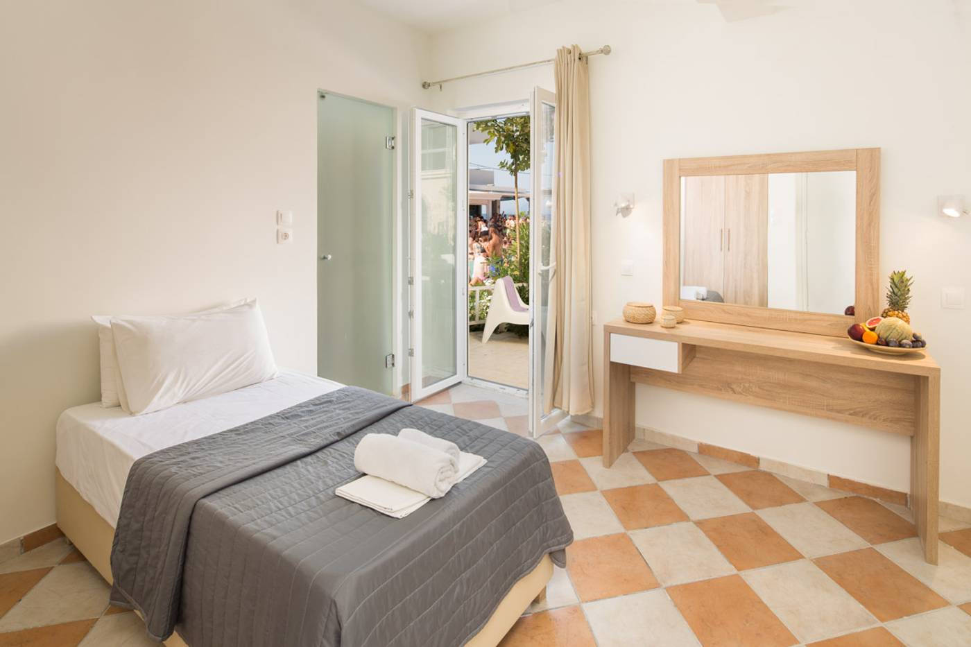 Island-Beach-Resort-Room-19