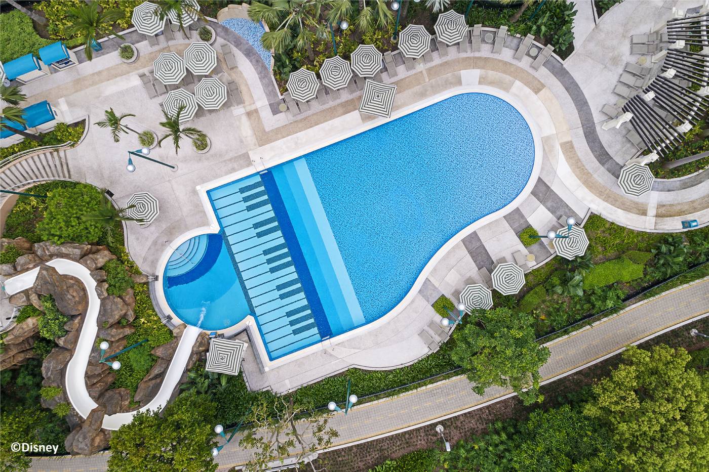 Disney-s-Hollywood-Hotel-Pool-30