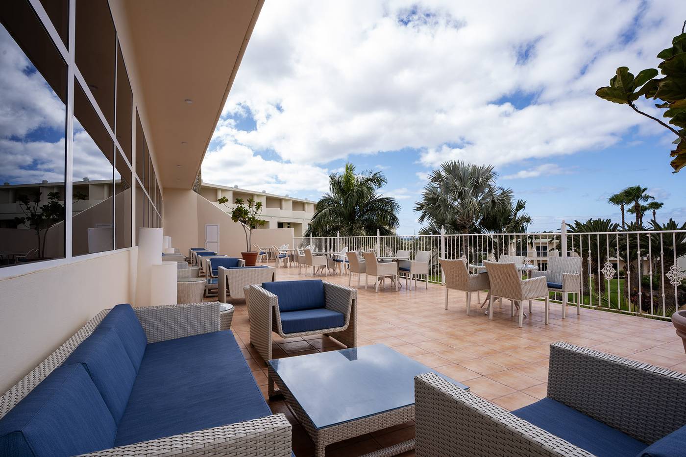 Hotel-LIVVO-Drago-Park-Bar-5