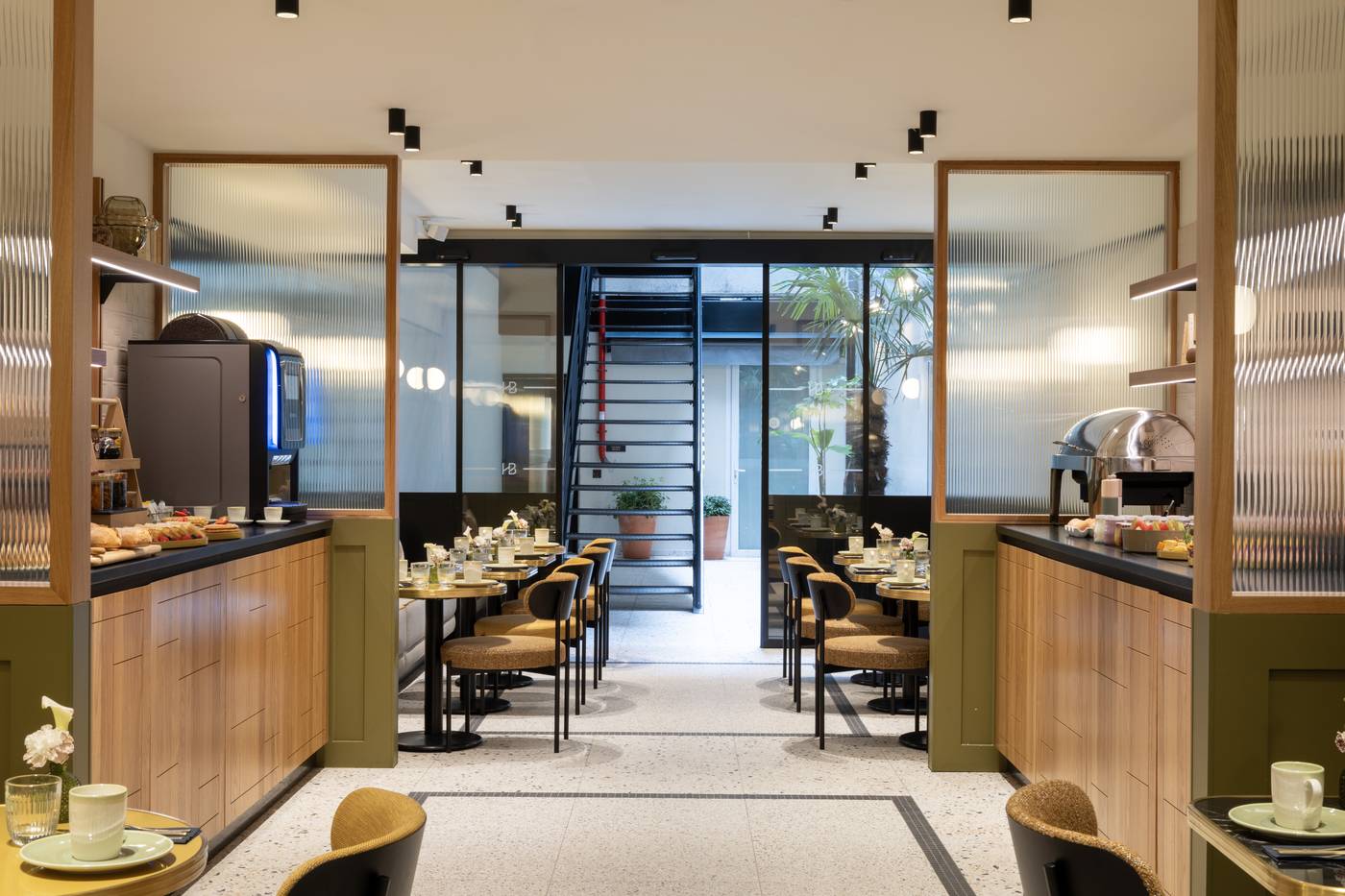 Hotel-Brady-Restaurant-8