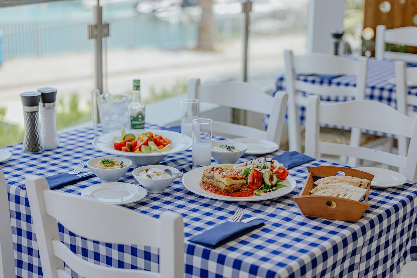 Golden-Coast-Restaurant-16