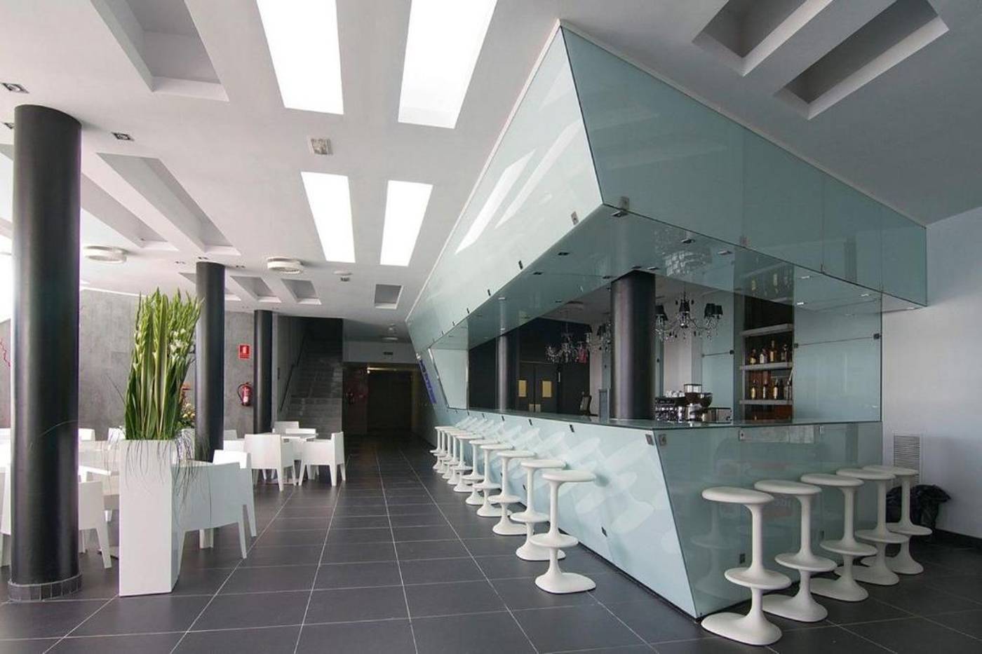 Four-Elements-Suites-Bar-45