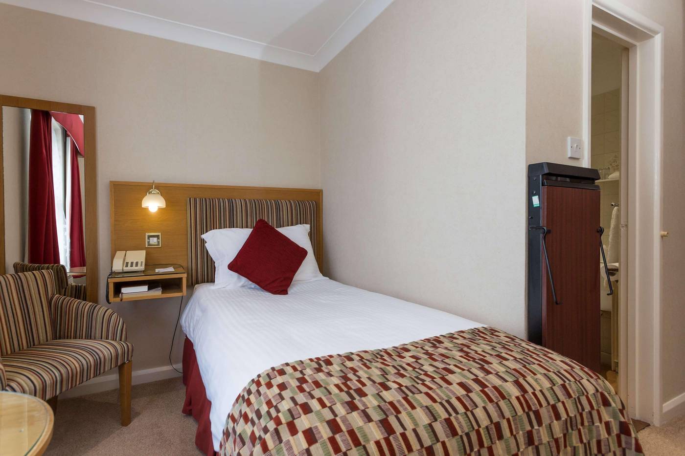 Best-Western-Moores-Central-Hotel-Room-9