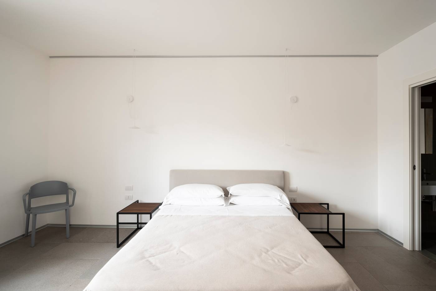 Alkamuri-Posh-Hotel---Spa-Room-49