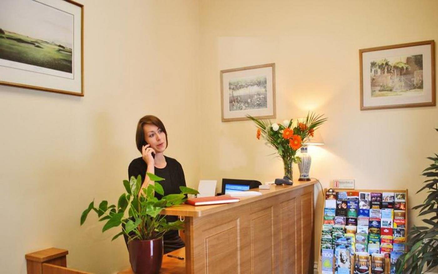 Morehampton-Townhouse-Lobby-4