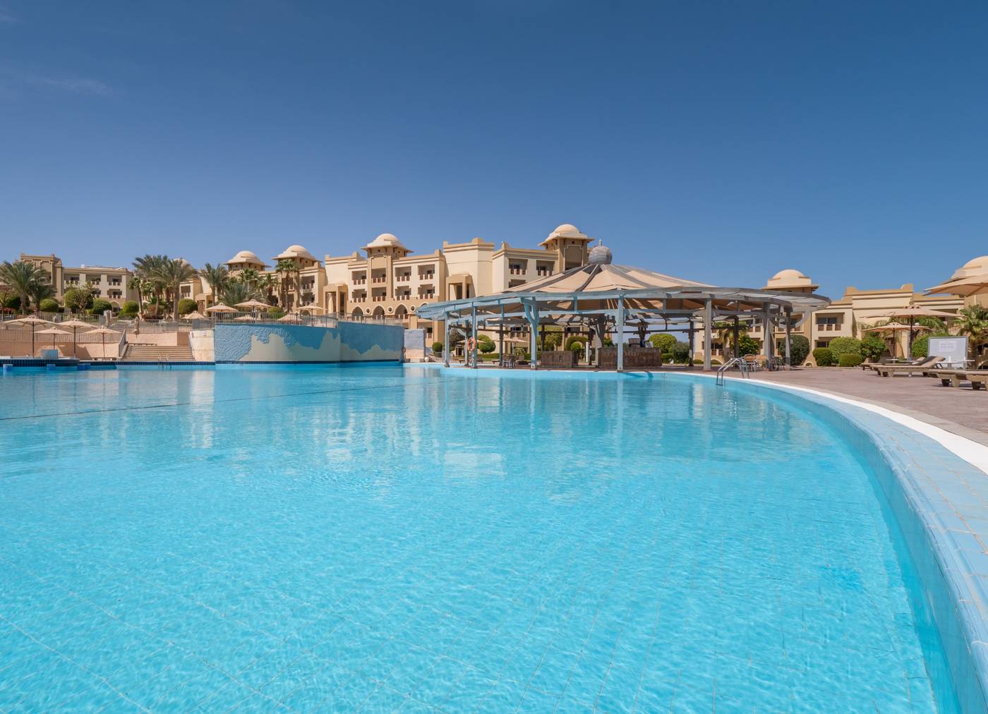 Serenity-Makadi-Beach-Bar-3