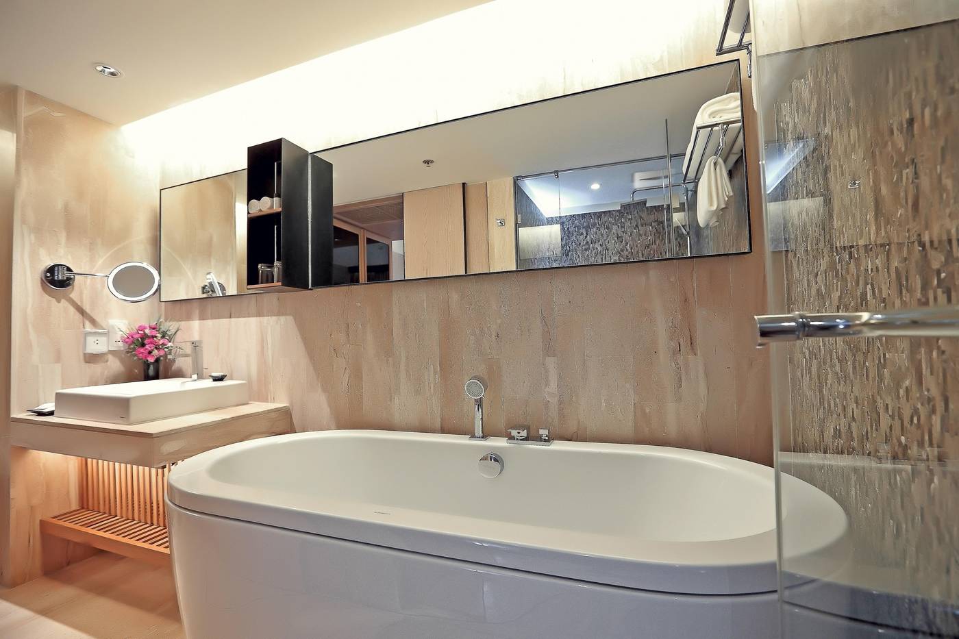 Arcadia-Suites-Bangkok-Room-36