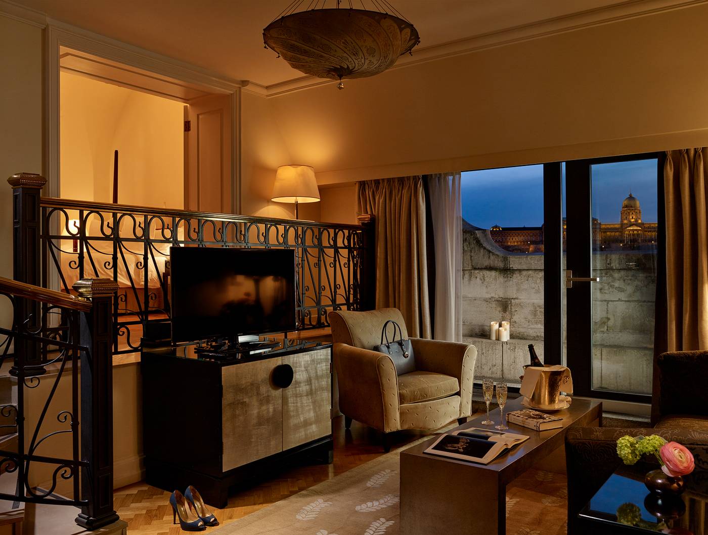 Four-Seasons-Hotel-Budapest-Room-9
