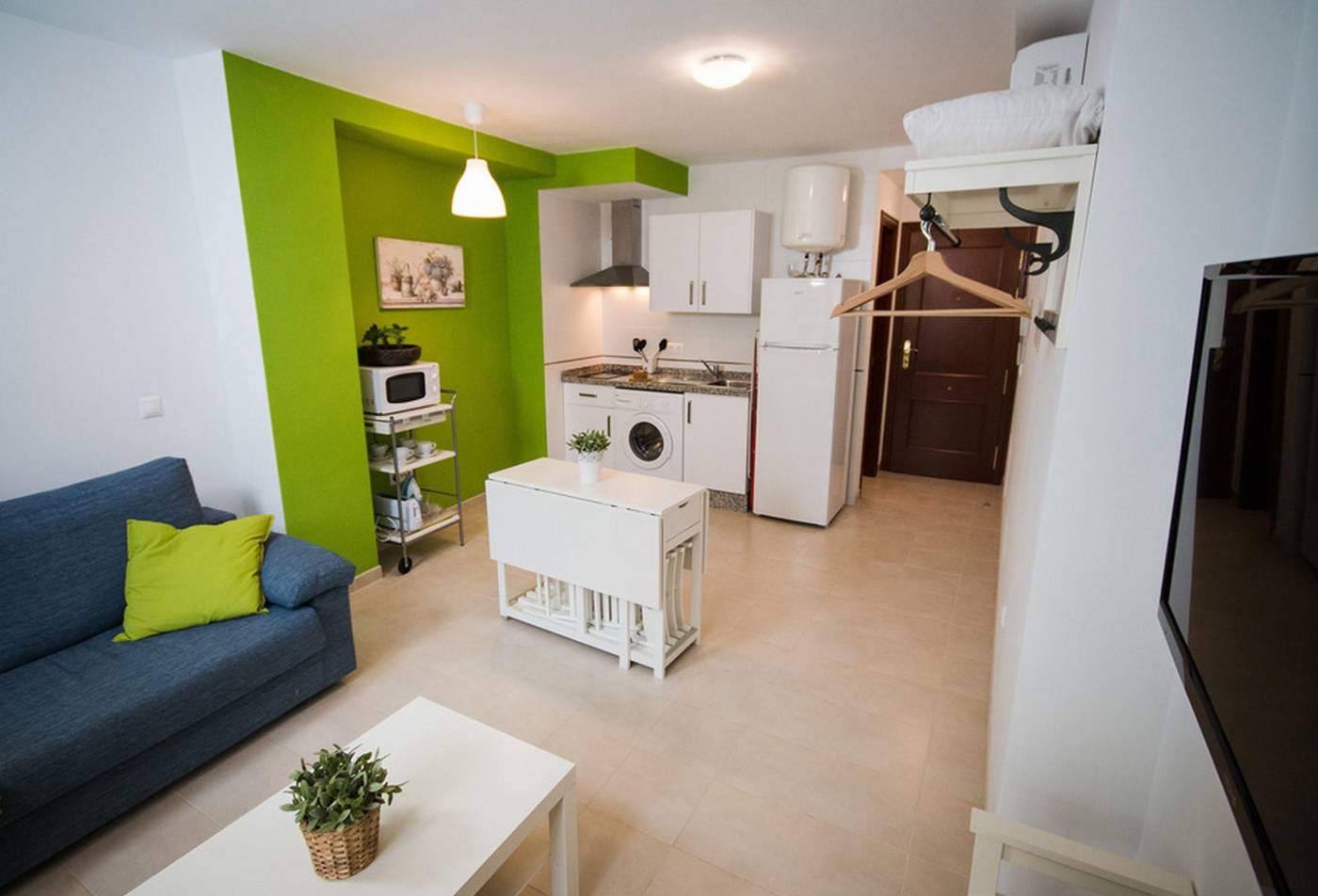 Holidays2Malaga-Studios-Mena-Room-5