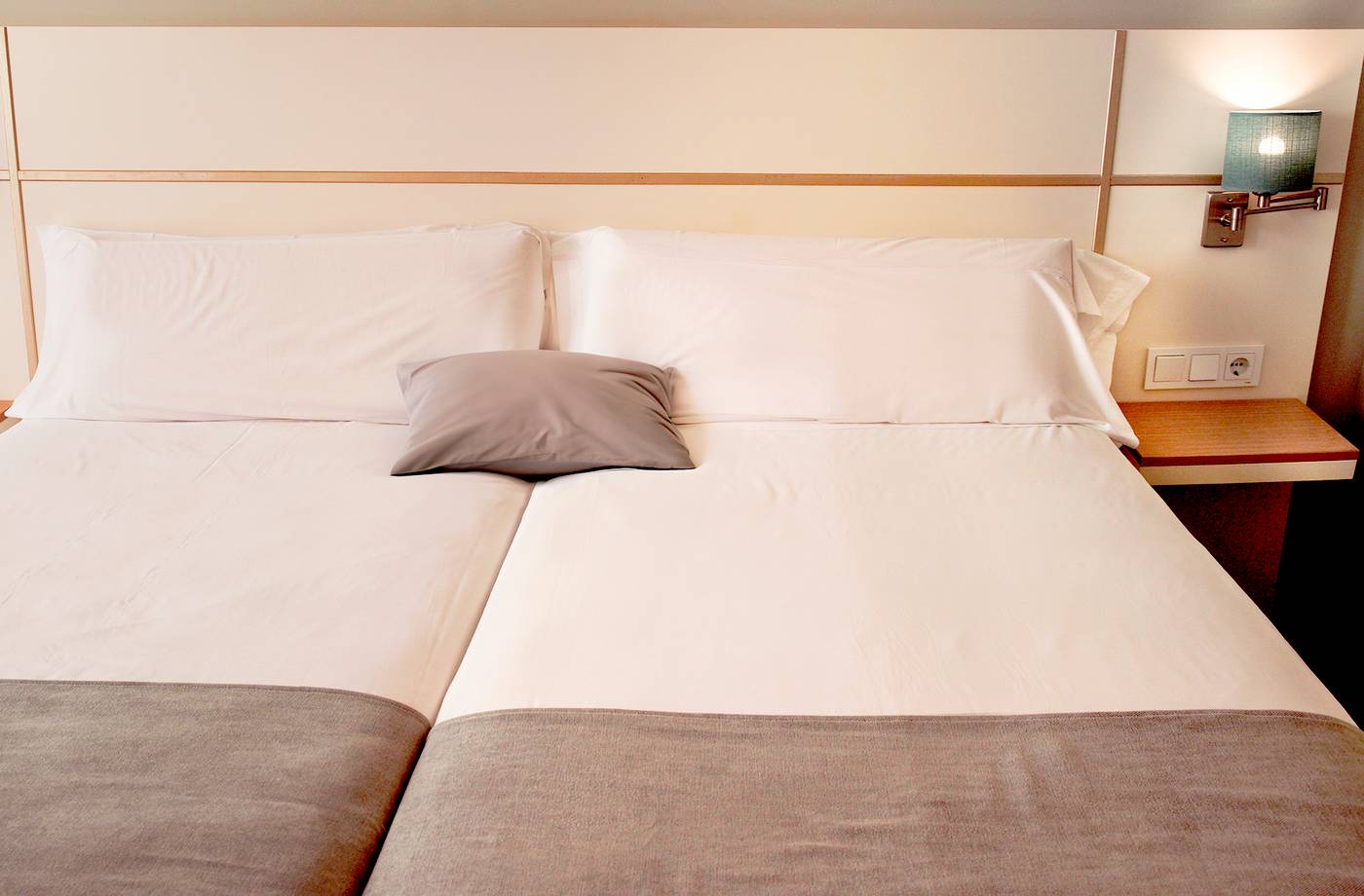 Hotel-Monterrey-Costa-Room-11