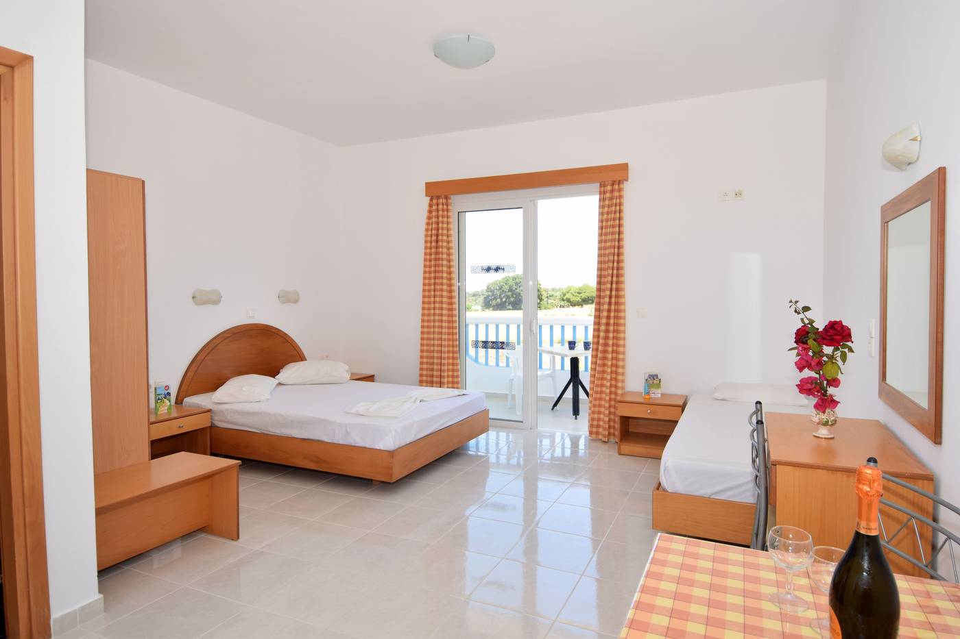 Sunlight-Studios-Room-25