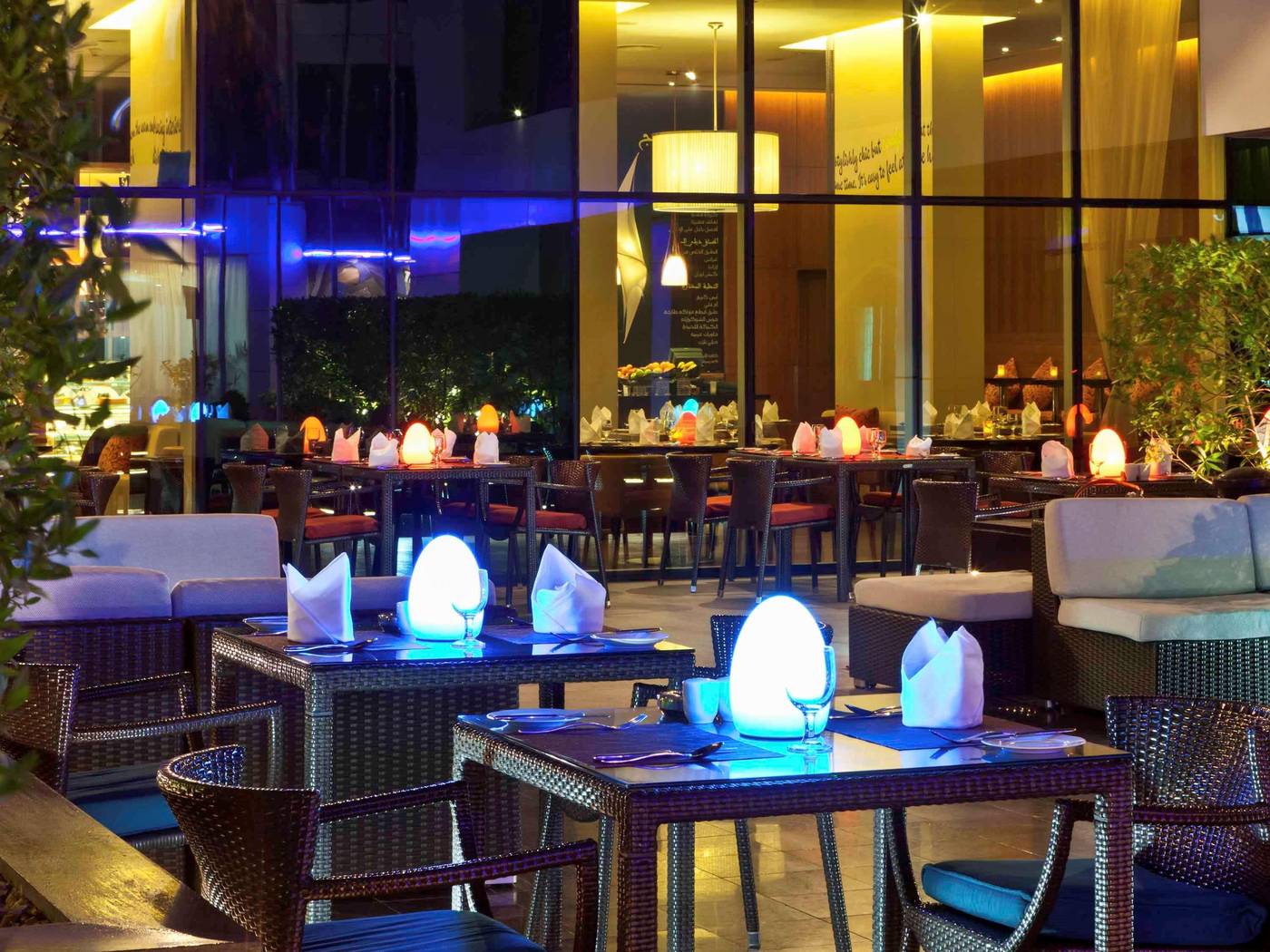 Novotel-Suites-Mall-Avenue-Dubai-Bar-6