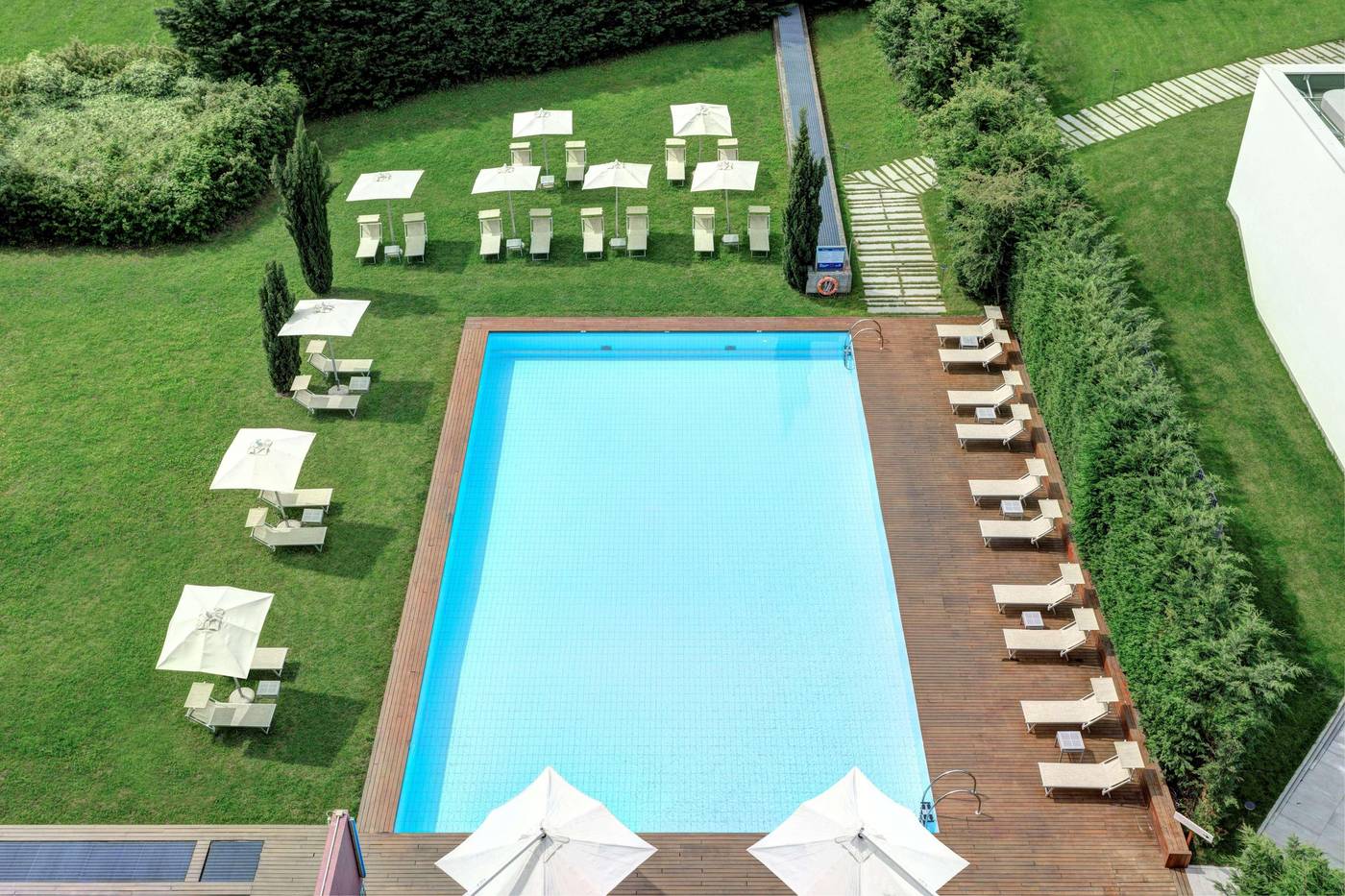 Hilton-Garden-Inn-Venice-Mestre-San-Giuliano-Pool-43