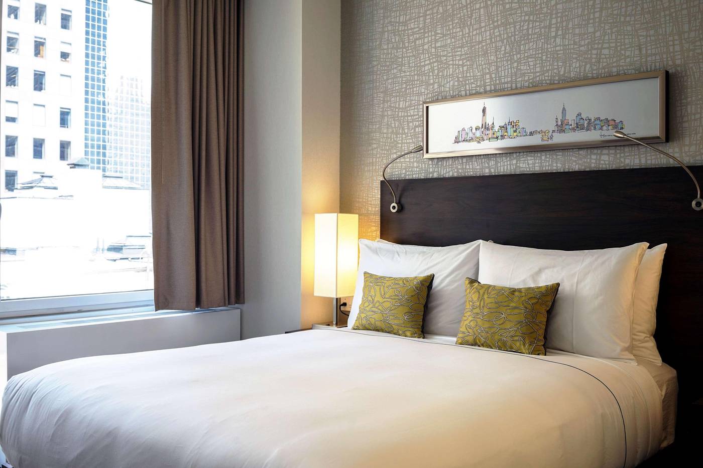 The-Bernic-New-York-City-Tapestry-Col-by-Hilton-Room-22