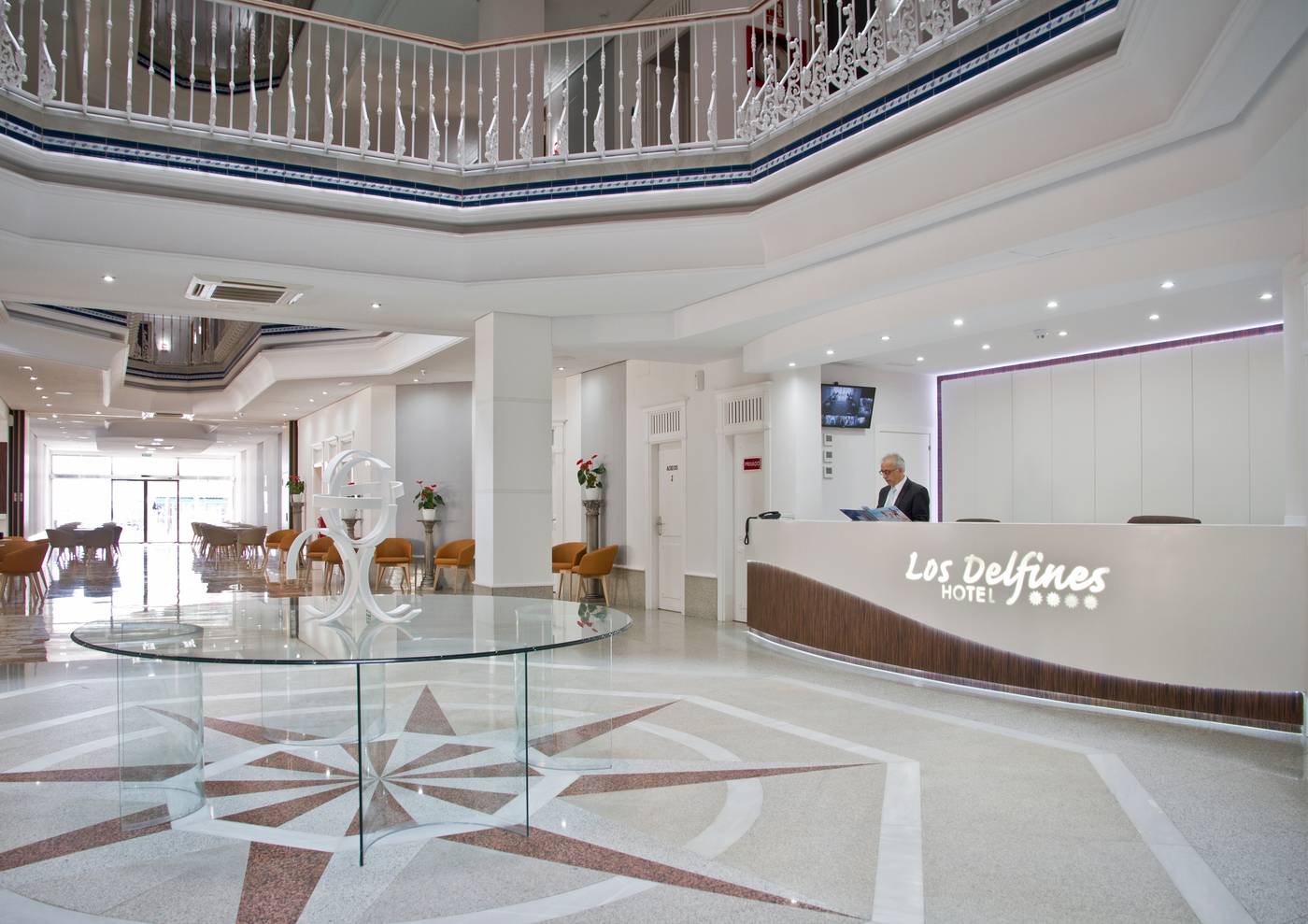 Los-Delfines-Lobby-14